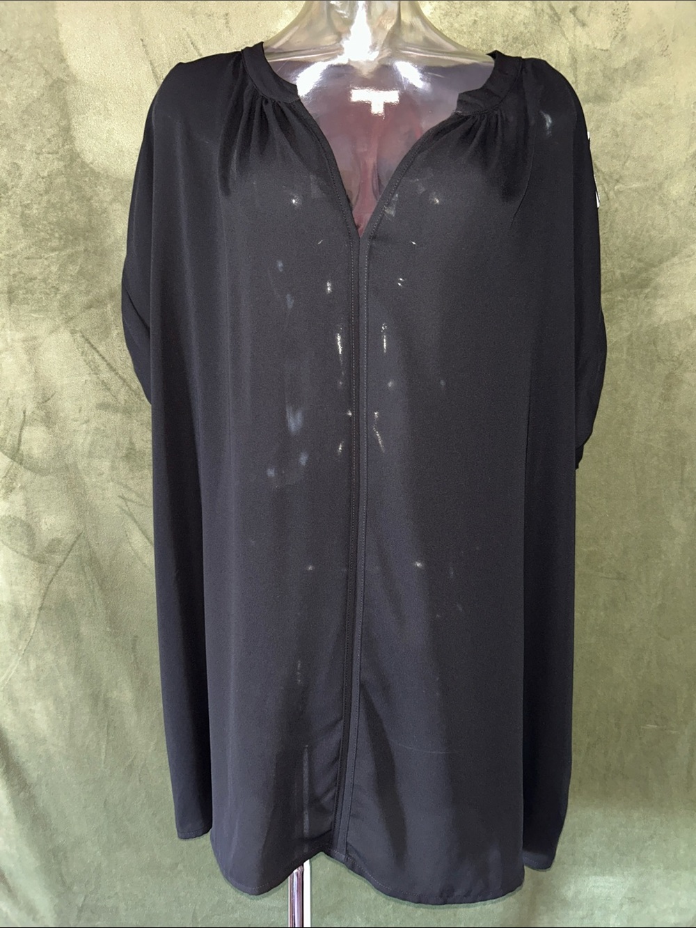 Pleione Black V-Neck Zip-Front Blouse